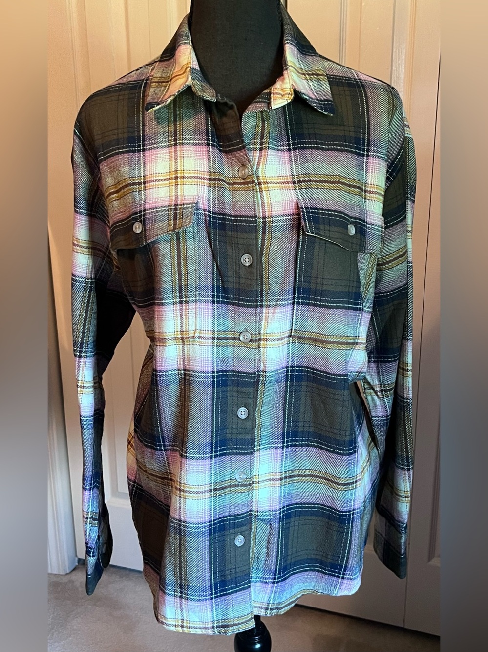 Old Navy Plaid Button-Down Shirt Women’s Size Medium Rustic Fall Gorpcore - Picture 3 of 12